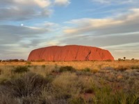 Uluṟu as the sun sets