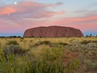 Uluṟu as the sun sets