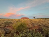 Uluṟu as the sun sets